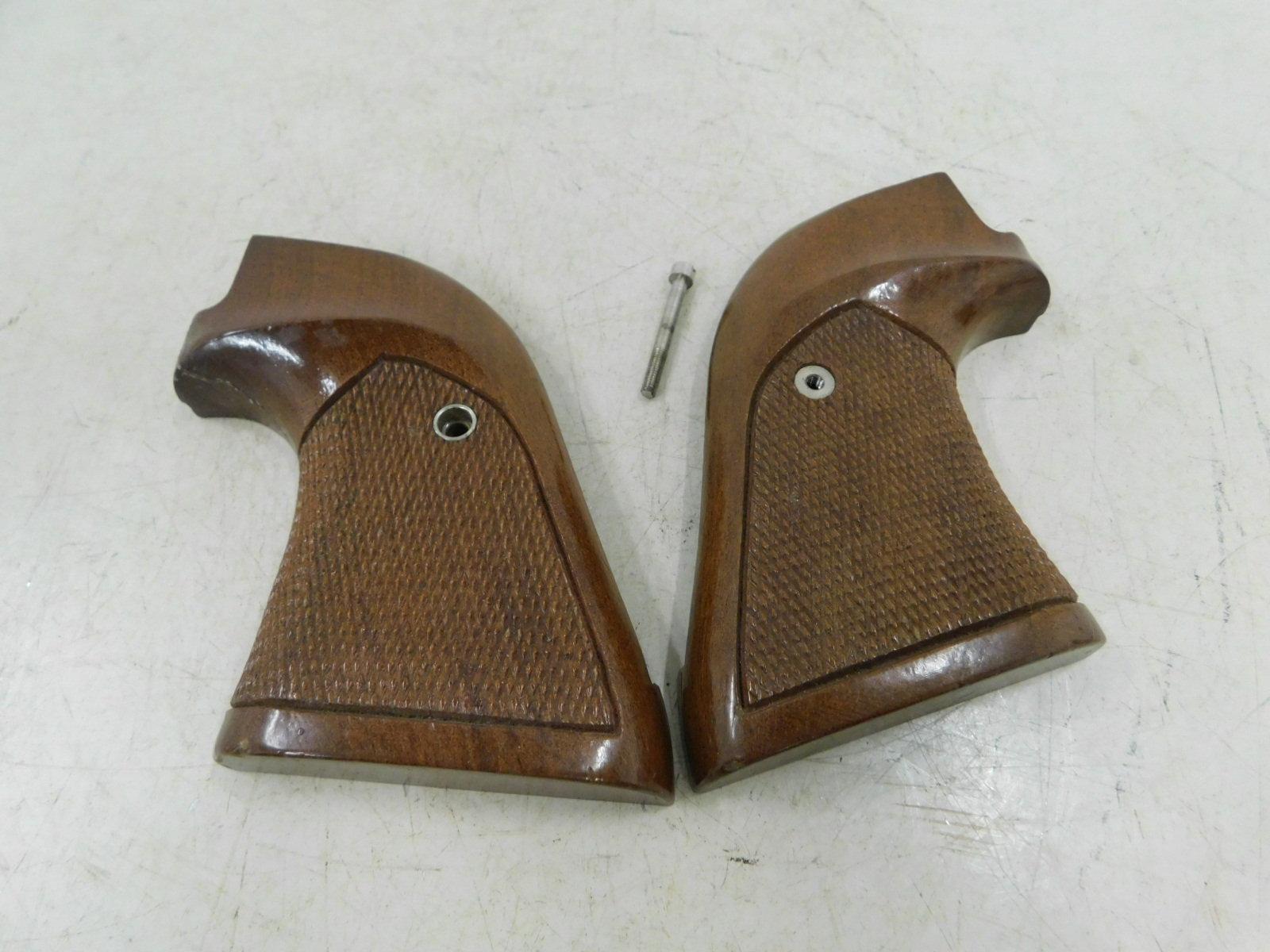 SET OF WOOD PISTOL GRIPS