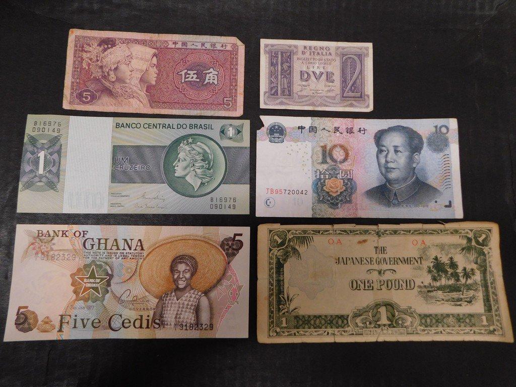 LOT OF ASSORTED FOREIGN BILLS