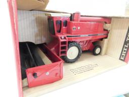 ERTL 1/28 OR 1/32  SCALE INTERNATIONAL AXIL-FLOW COMBINE