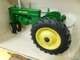 SPEC CAST 1/16 JOHN DEERE "MT" TRACTOR