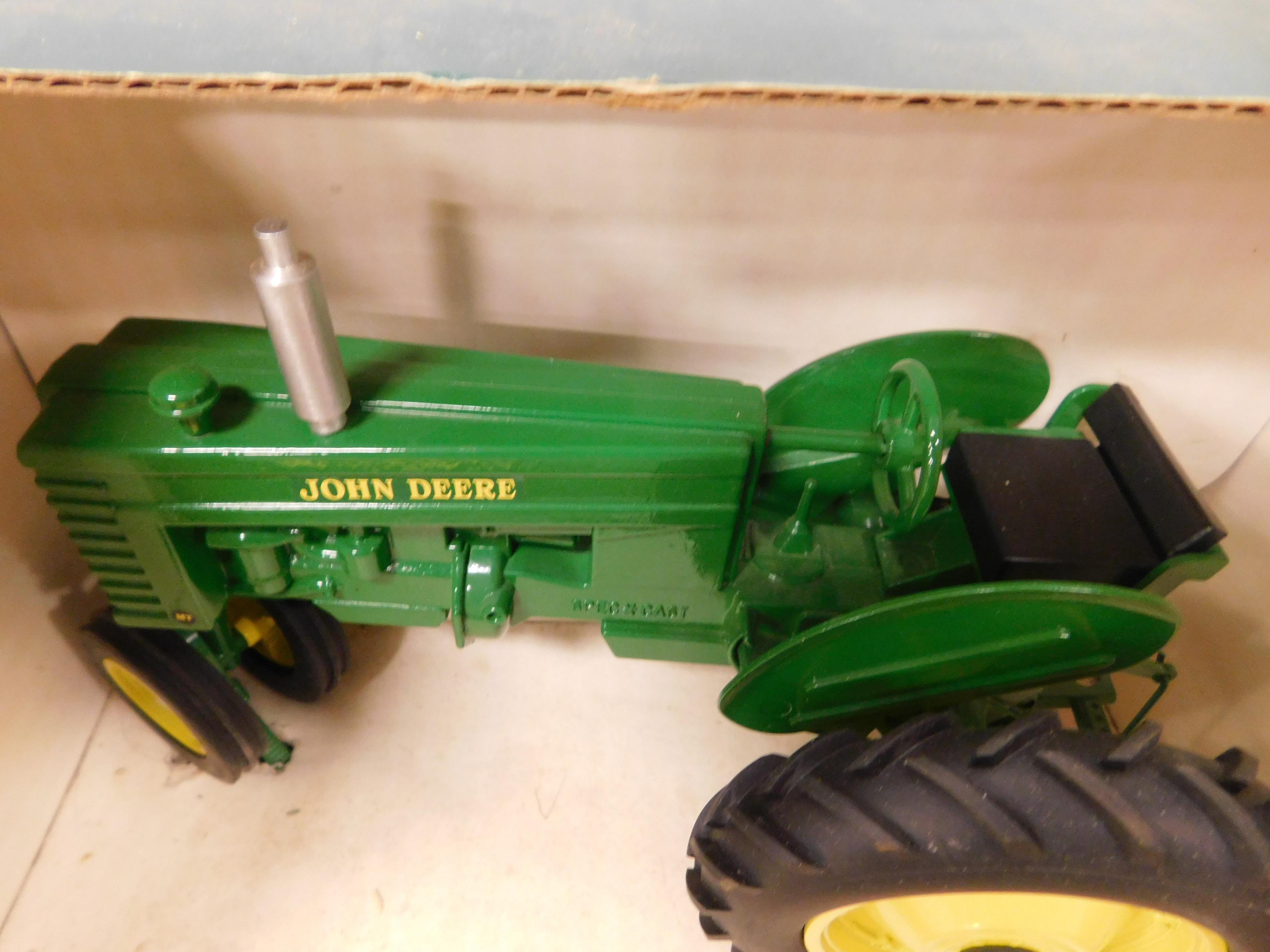 SPEC CAST 1/16 JOHN DEERE "MT" TRACTOR