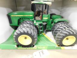 ERTL 1/16 JOHN DEERE 9200 TRACTOR