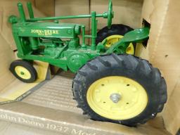 ERTL 1/16 JOHN DEERE 1937 MODEL "G" TRACTOR