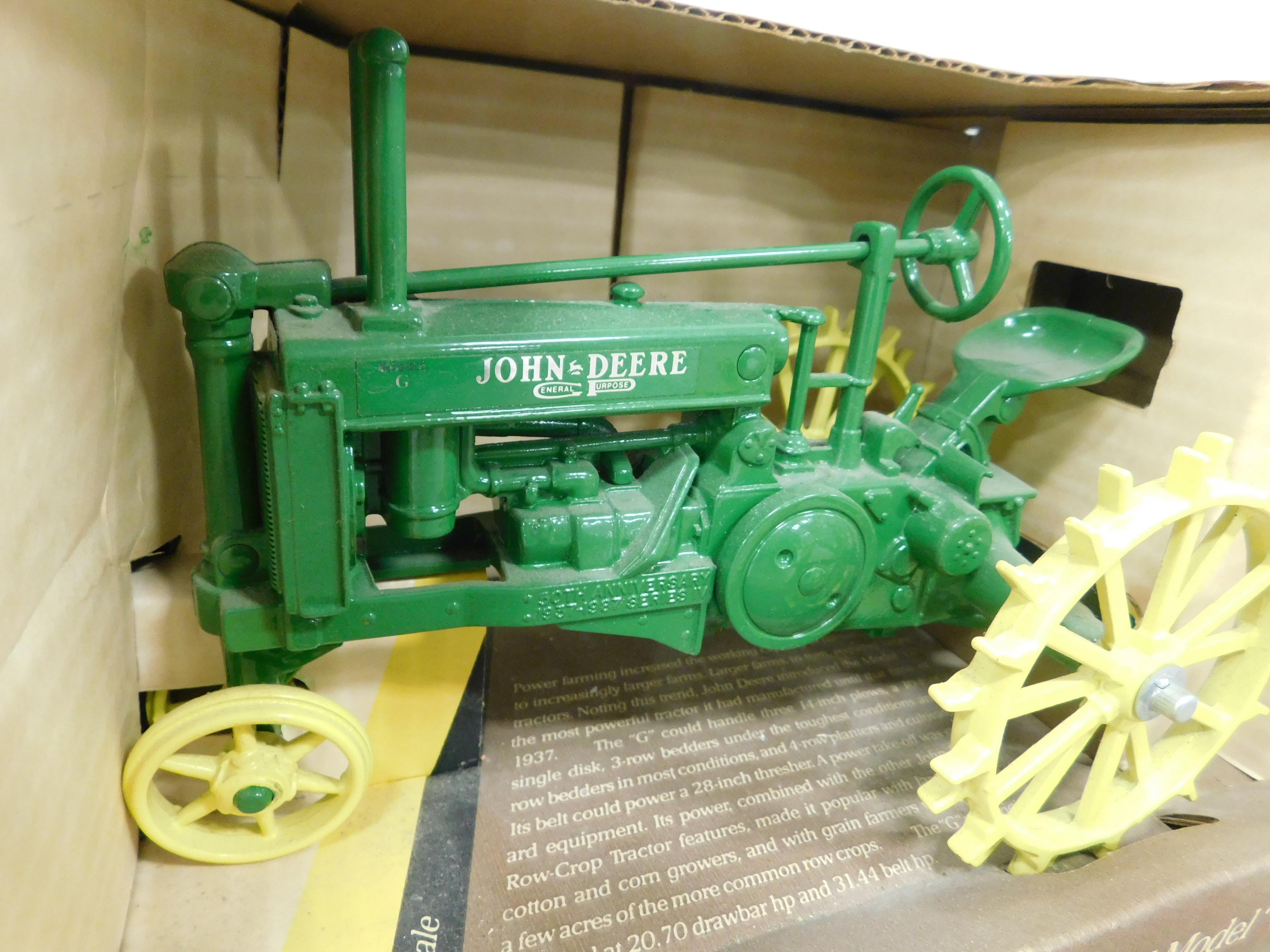 ERTL 1/16 JOHN DEERE MODEL "G" TRACTOR