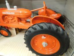 ERTL 1/16 ALLIS-CHALMERS WD-45 ANTIQUE TRACTOR