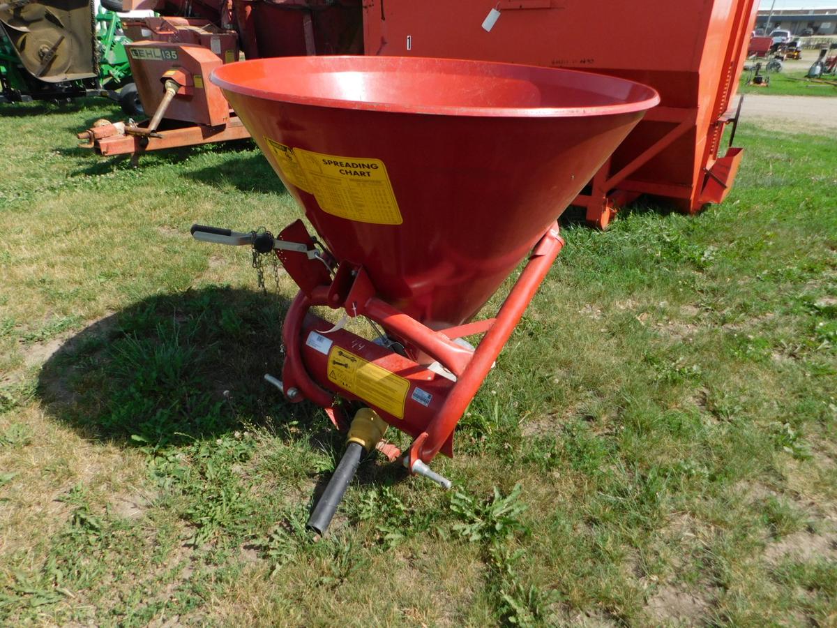 COSMO 500 3PT BROADCAST SPREADER - LIKE NEW