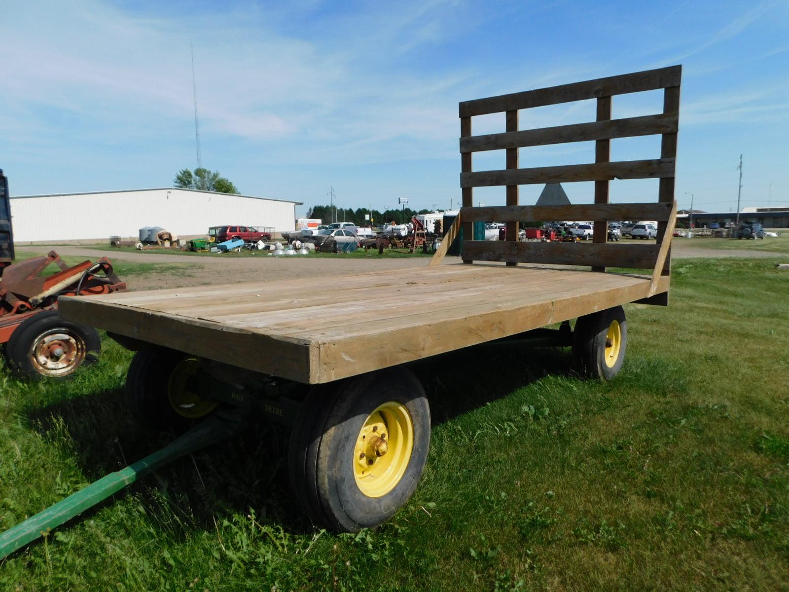 7.5 X 14 HAY RACK ON JOHN DEERE GEAR W/ SUSPENSION