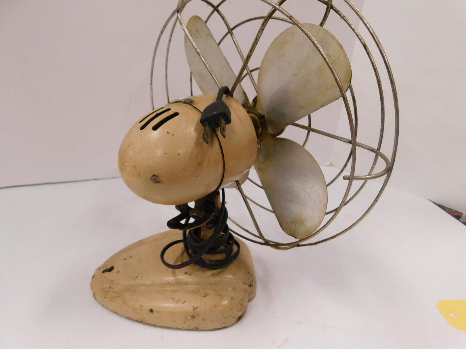 VINTAGE METAL COAST AIR DESK FAN