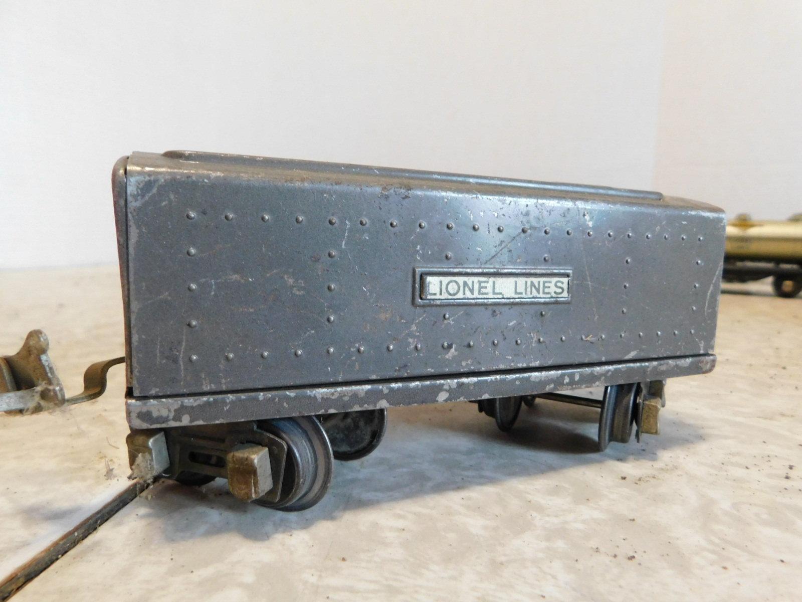 EARLY LIONEL O GUAGE ELECTRIC TRAIN SET