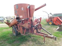 IH 1250 GRINDER MIXER W/ SIDE TABLE, FEED ROLLER & SCALE