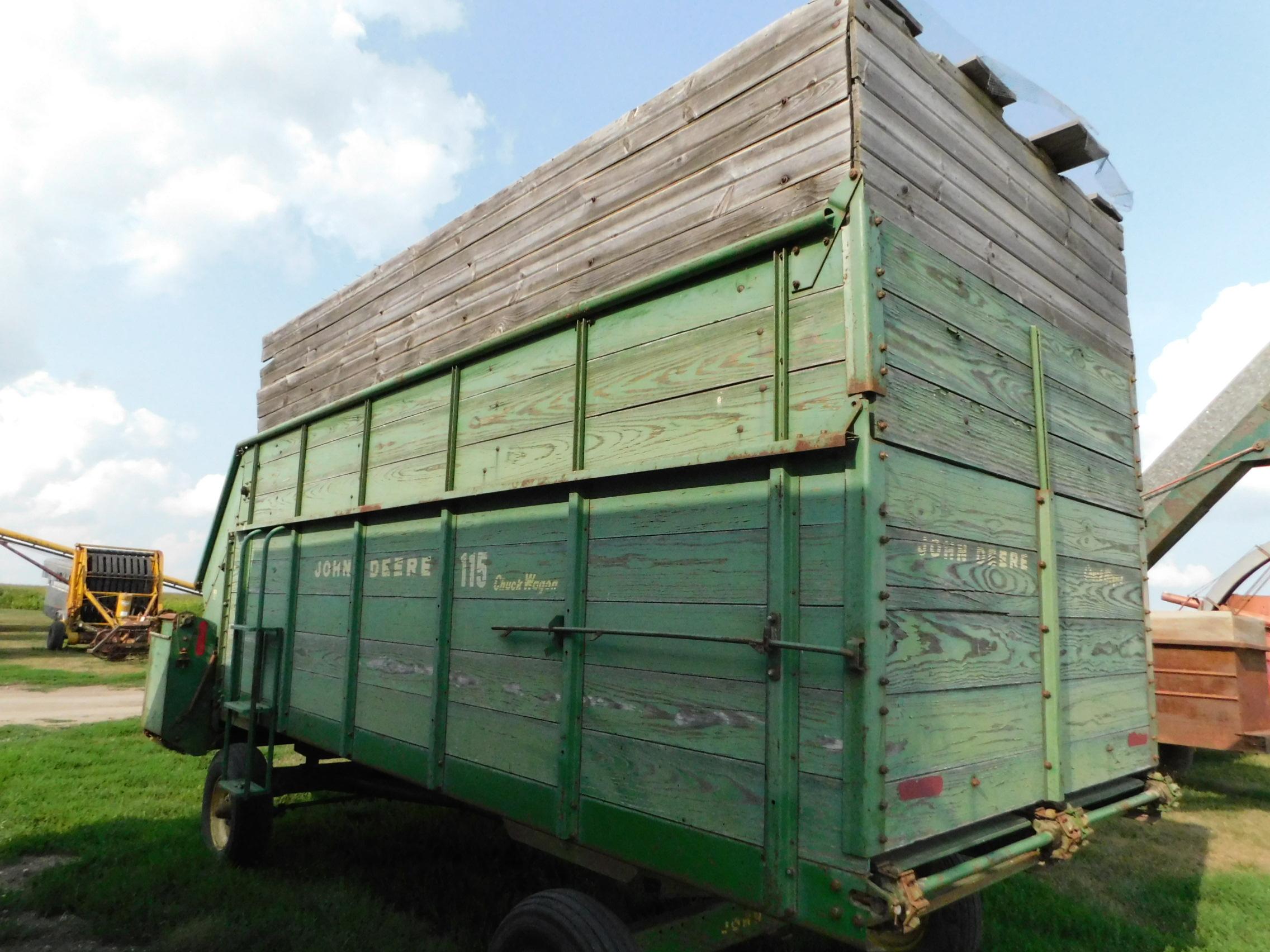 JOHN DEERE 115 CHUCK WAGON SILAGE WAGON ON 1065 GEAR