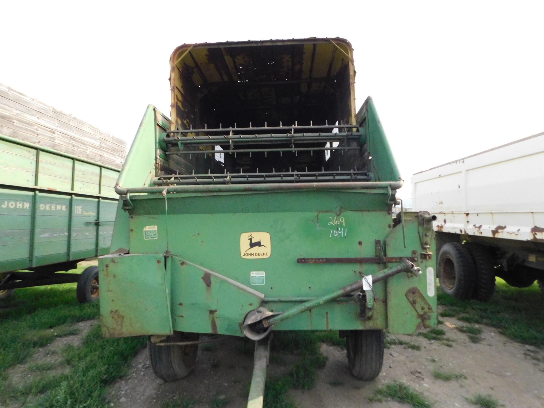 JOHN DEERE 125 CHUCK WAGON ON 1275 TANDEM GEAR