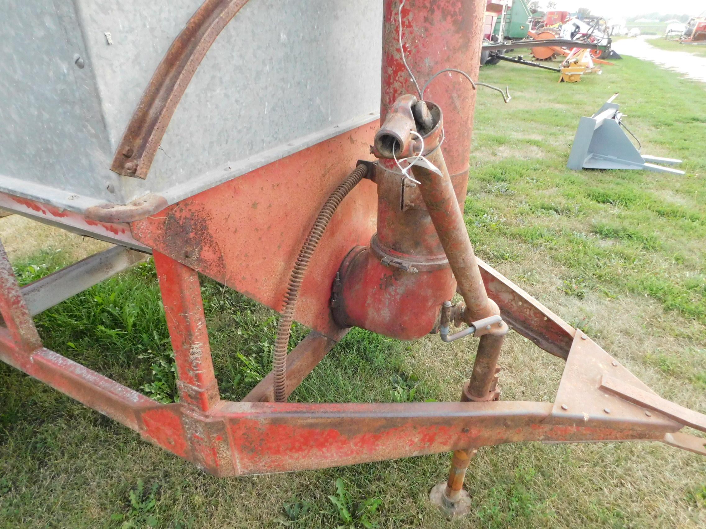 HEIDER 100 BU AUGER WAGON W/ FRONT AUGER