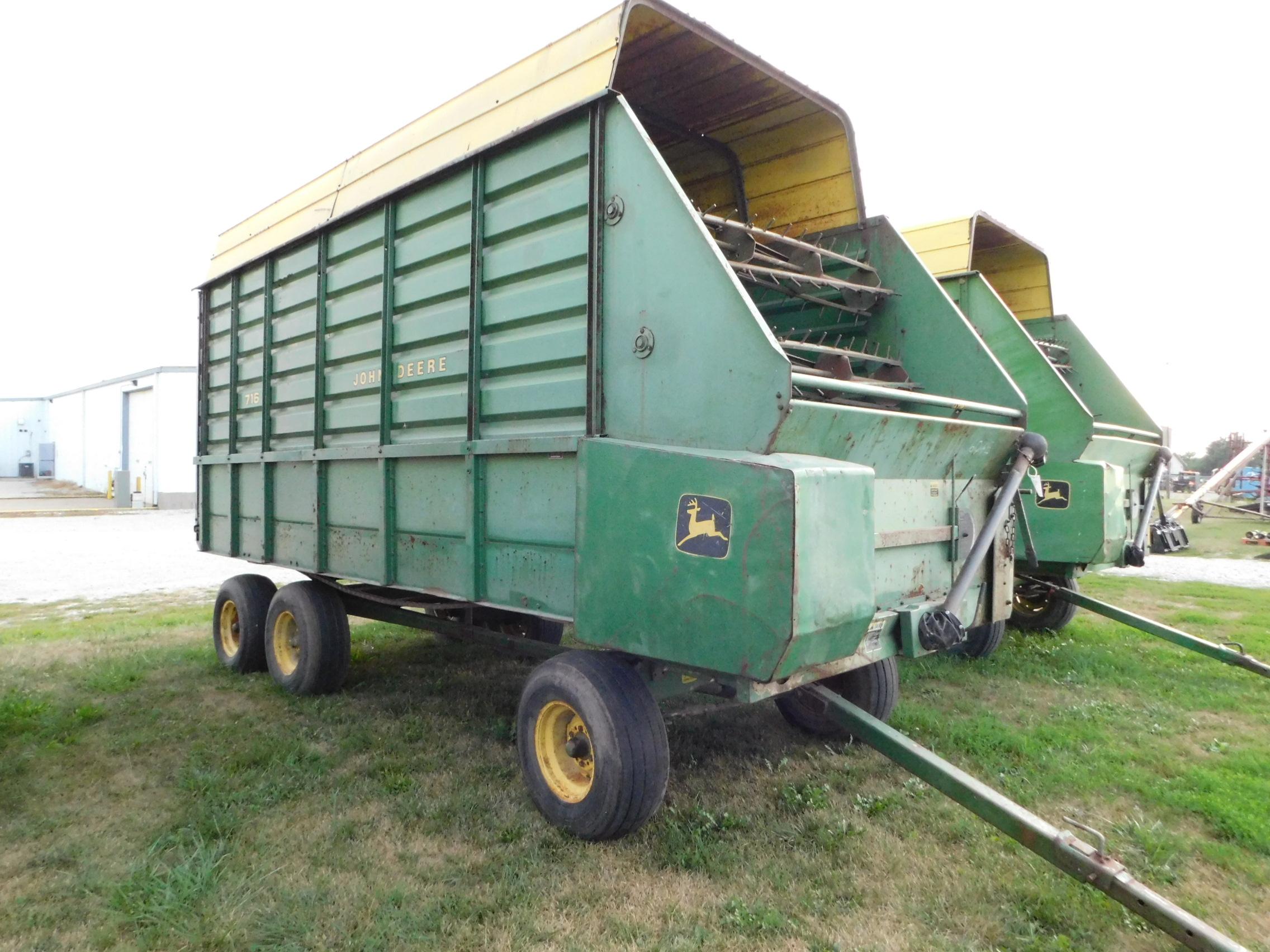 JOHN DEERE 716 SILAGE WAGON ON 1275 GEAR