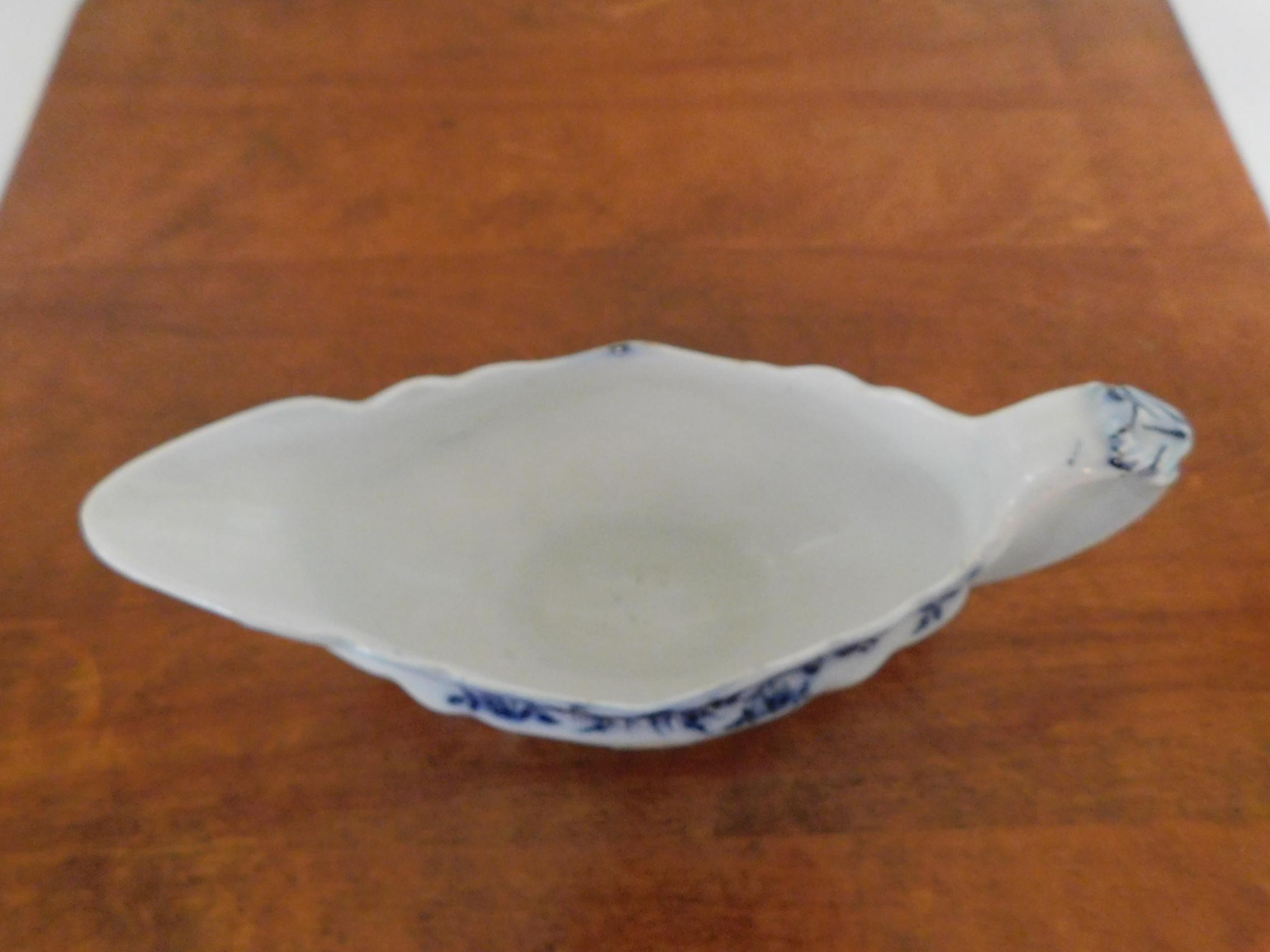 (2) FLOW BLUE GRAVY BOATS