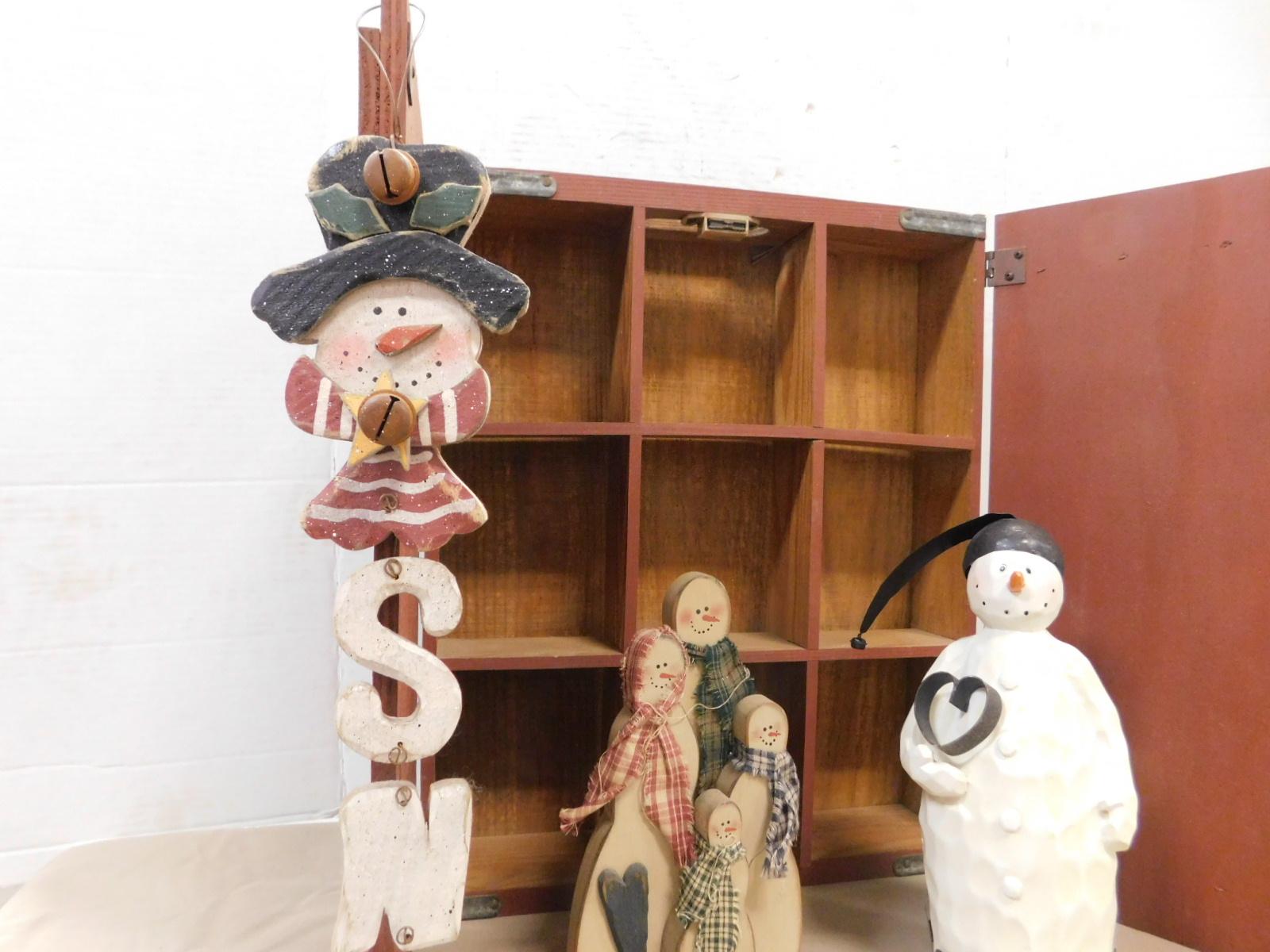 WOODEN CRATE W/ HINGED LIDS & SNOWMEN