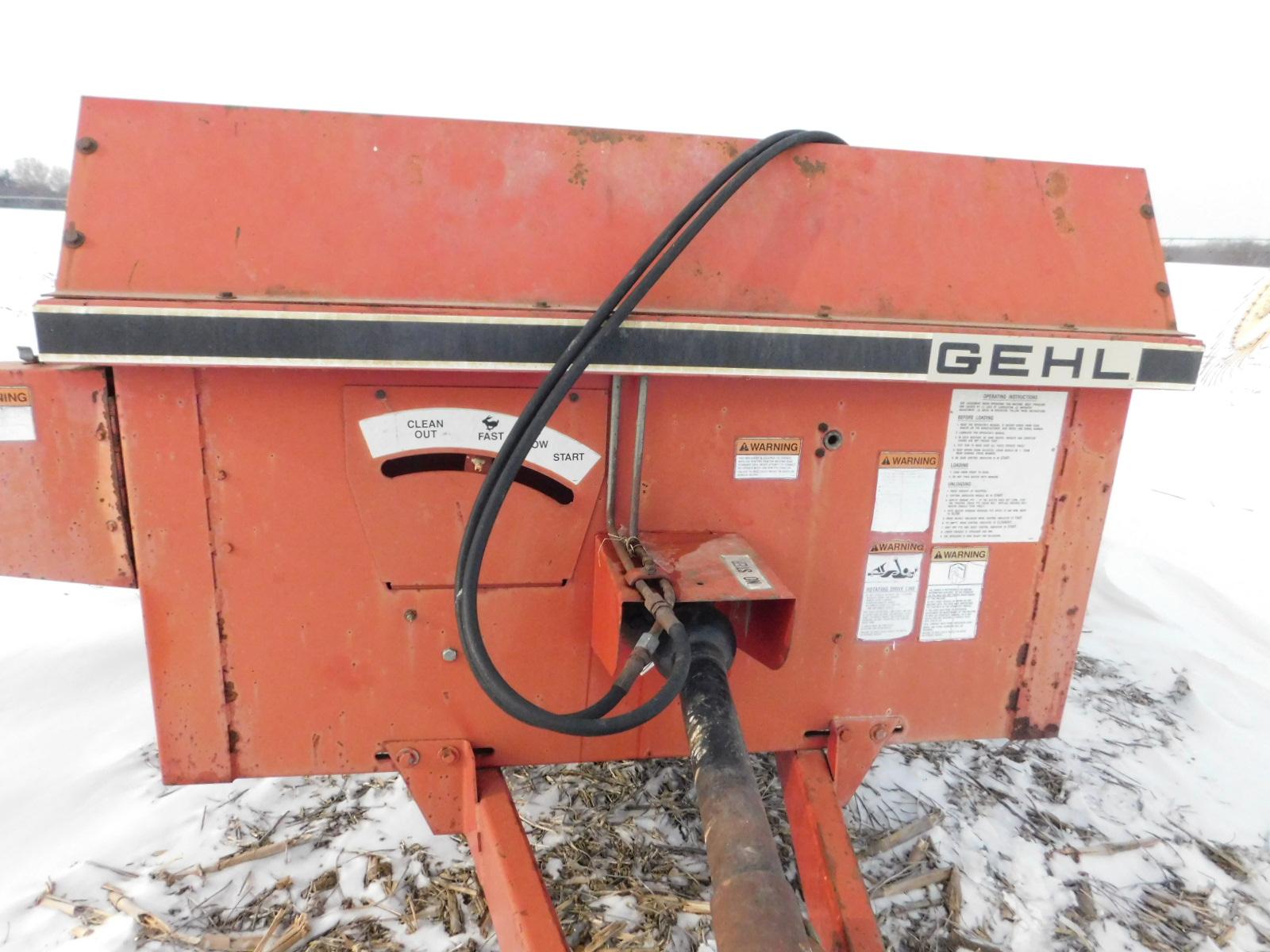 Gehl 250 Singl Axle PTO Manure Spreader w/ Hydraulic Slop Gate