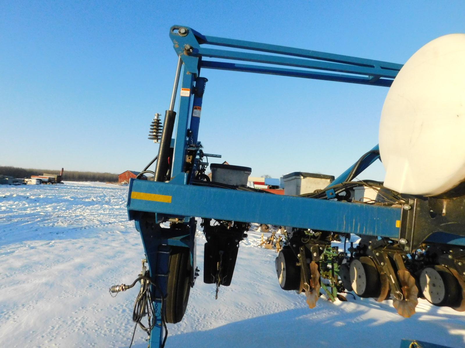 2004 Kinze 3600 Twin Line 12-30 Planter