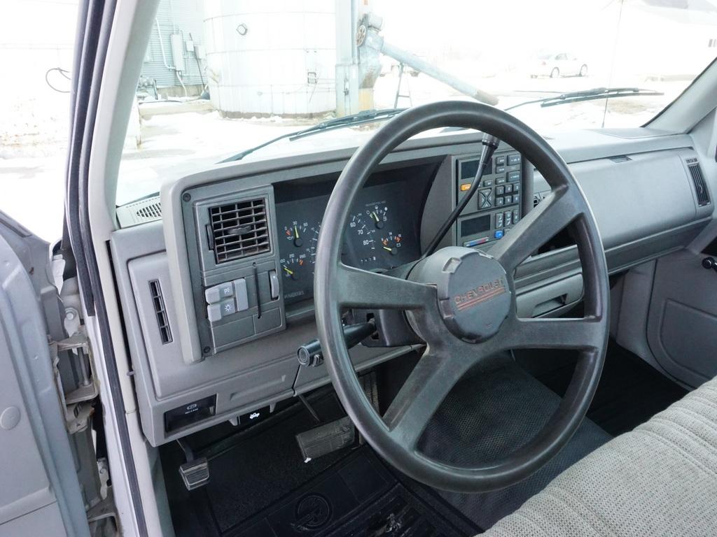 1993 CHEVROLET CHEYENNE 1500 4X2 REGULAR CAB PICKUP