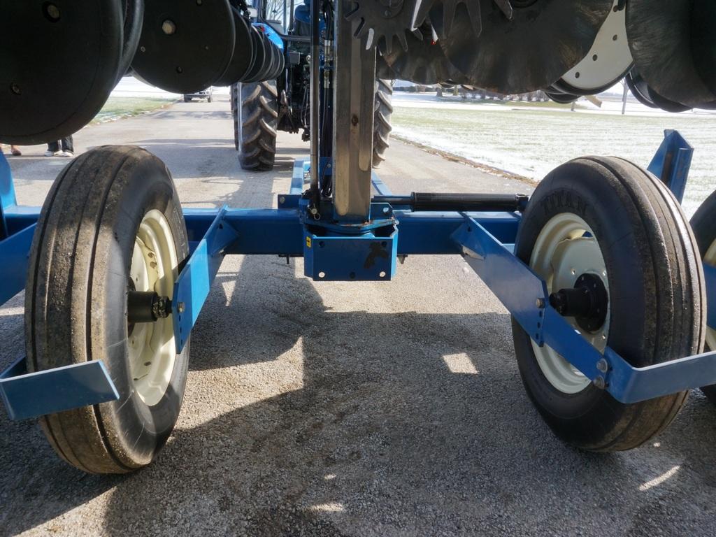 2004 KINZE 3500 8/15 SPLIT ROW PLANTER