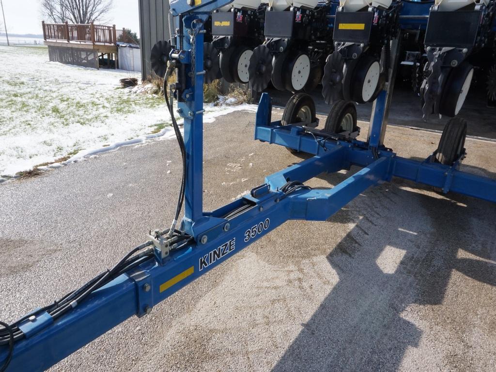 2004 KINZE 3500 8/15 SPLIT ROW PLANTER