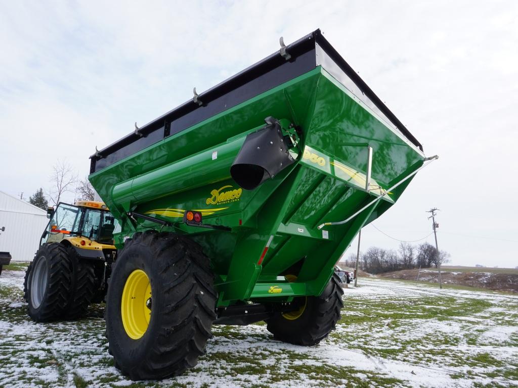 2006 DEMCO 950 GRAIN CART W/ TARP & SCALES