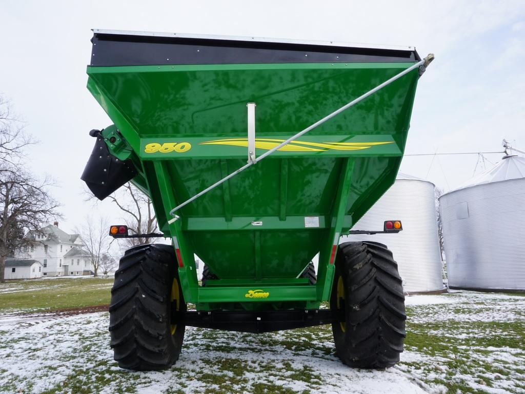 2006 DEMCO 950 GRAIN CART W/ TARP & SCALES