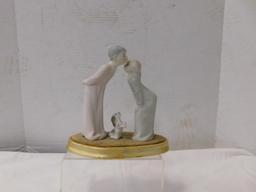 ARDALT JAPAN KISSING COUPLE