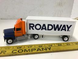 WINROSS 1/64 SCALE  ROADWAY TRIPLE TRAILERS SEMI