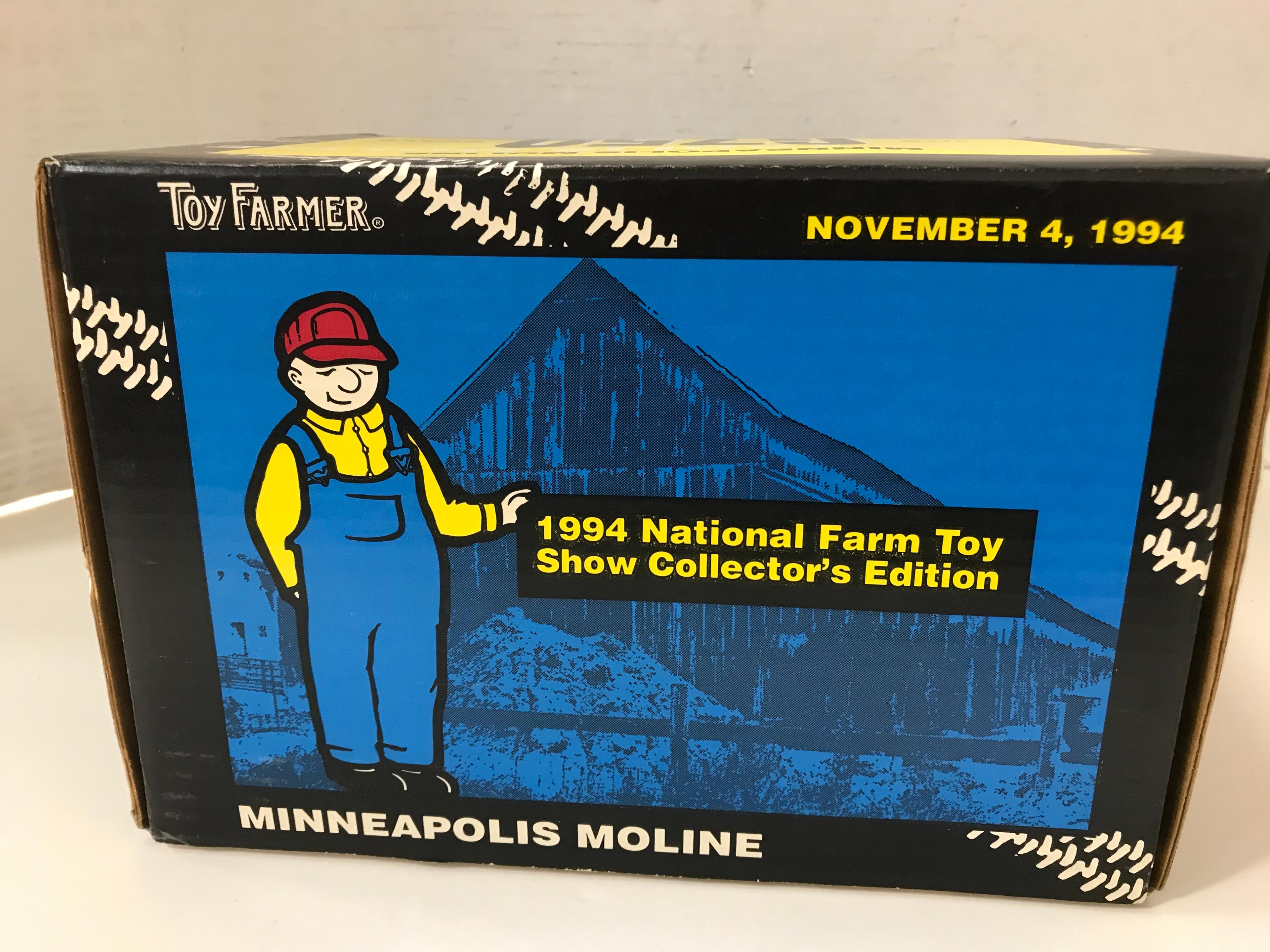 ERTL 1994 1/16 SCALE TOY FARMER MINNEAPOLIS MOLINE TRACTOR