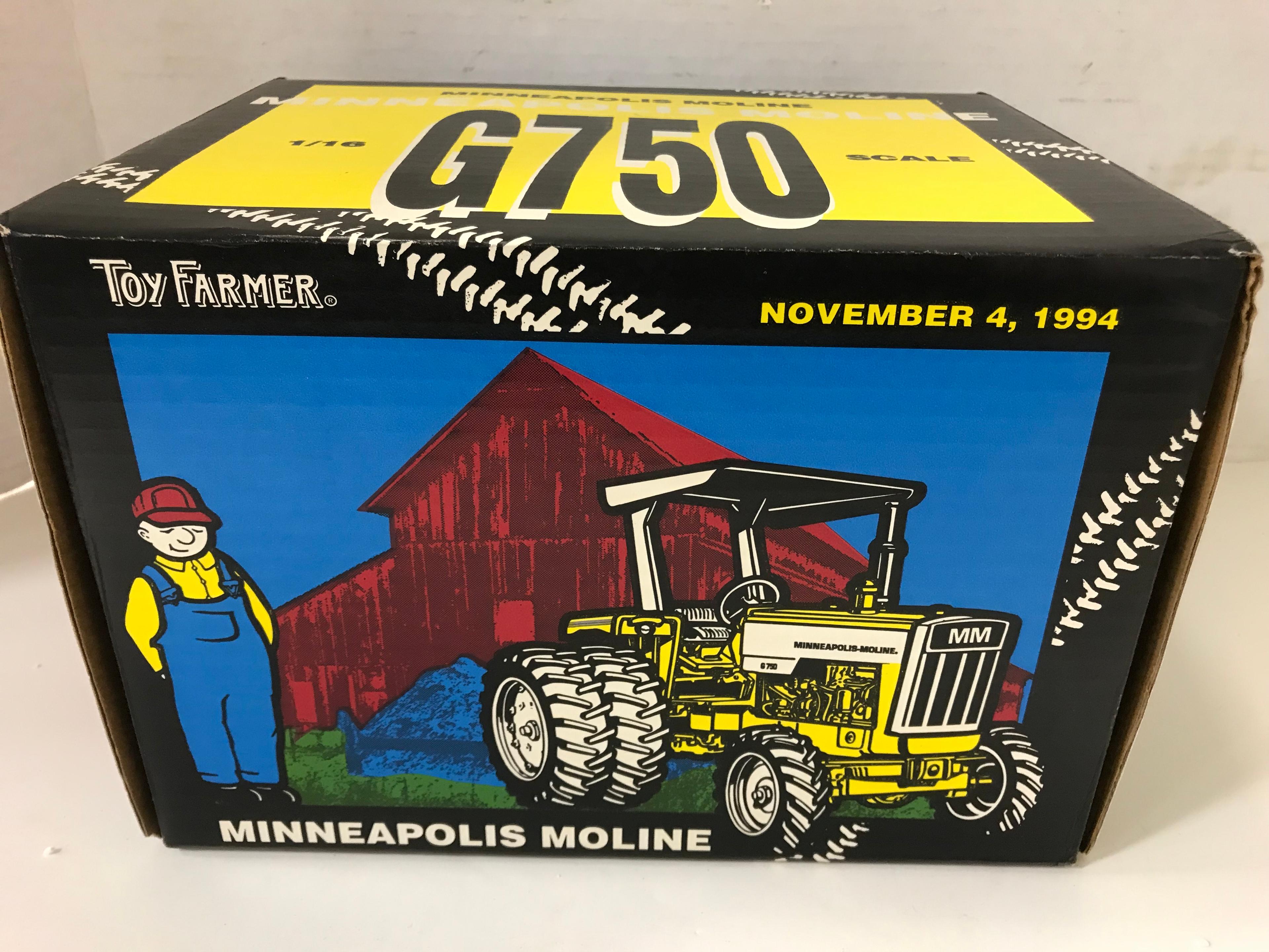 ERTL 1994 1/16 SCALE TOY FARMER MINNEAPOLIS MOLINE TRACTOR