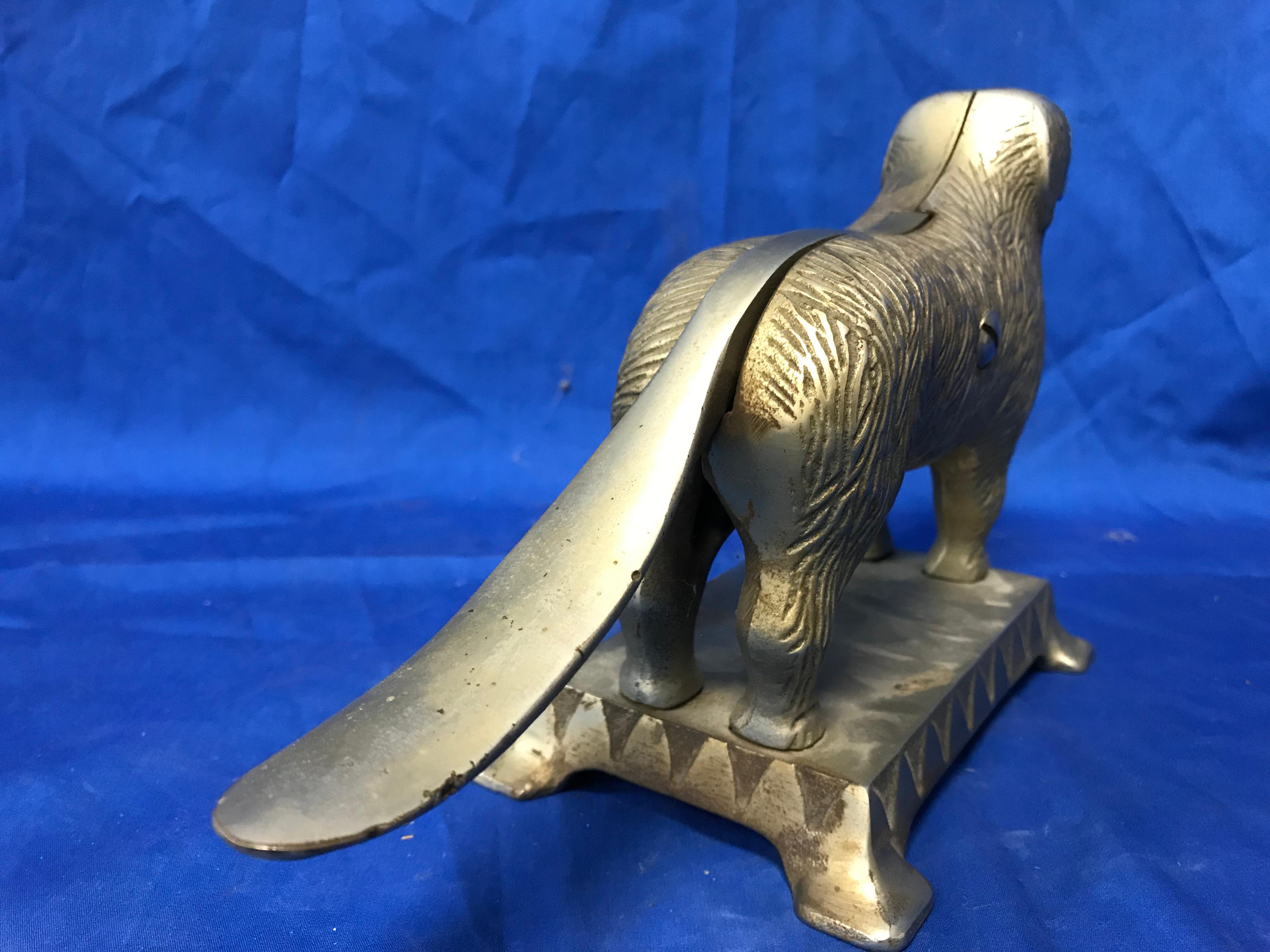 L.A. ALTHOFF MFG. CO CAST ALUMINUM DOG NUT CRACKER