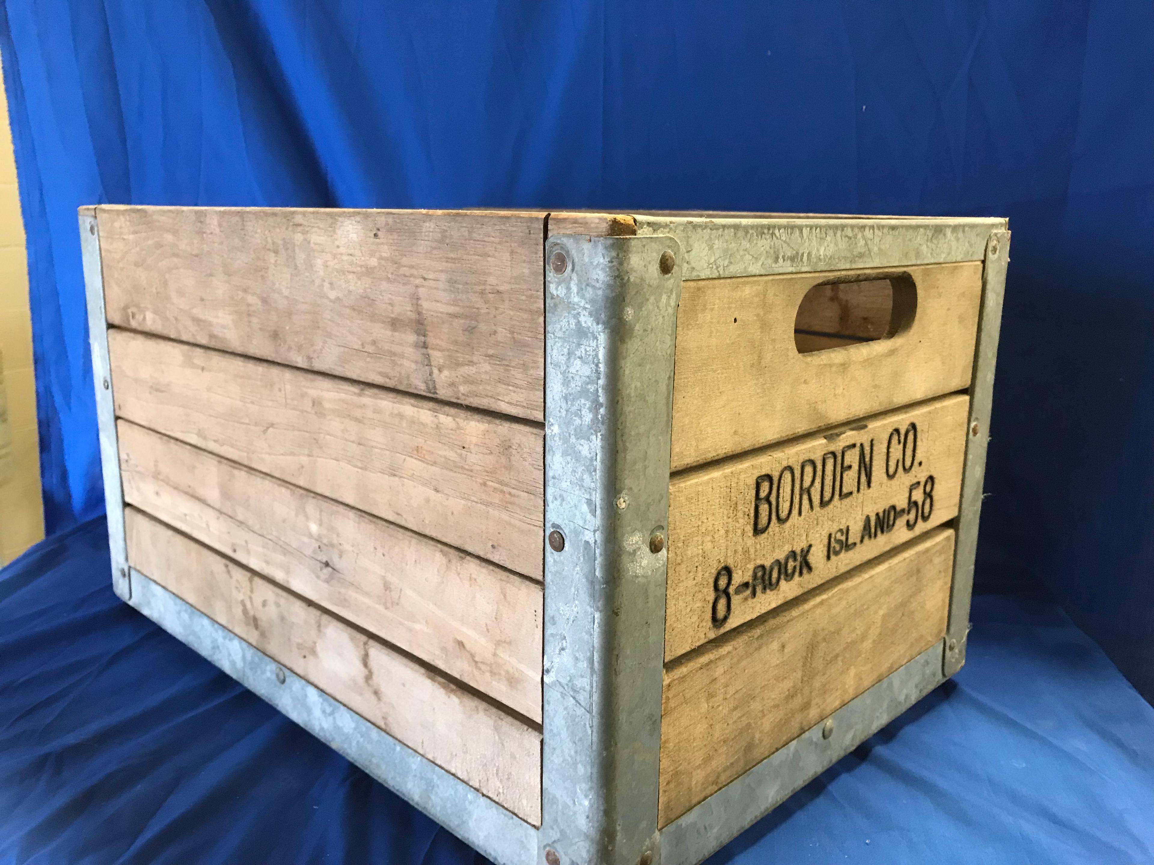 VINTAGE BORDEN CO. ROCK ISLAND WOODEN MILK CRATE