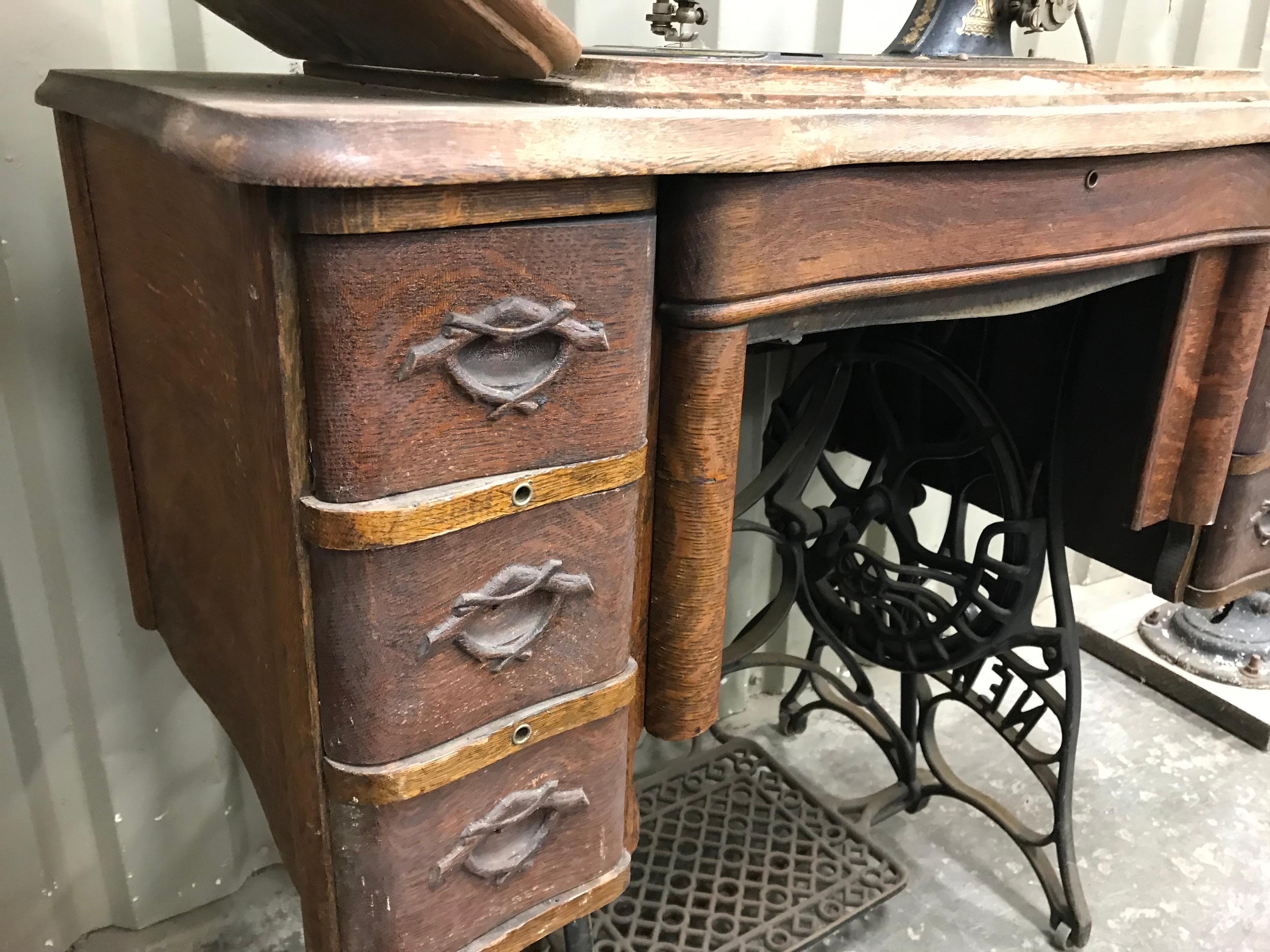 ANTIQUE NEW HOME TREADLE SEWING MACHINE