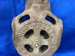 THE NEY MFG. CO CANTON OHIO CAST IRON BARN PULLY #403