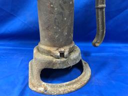 PETERS PUMP CO. DAVENPORT IOWA CAST IRON PITCHER PUMP, NE-28