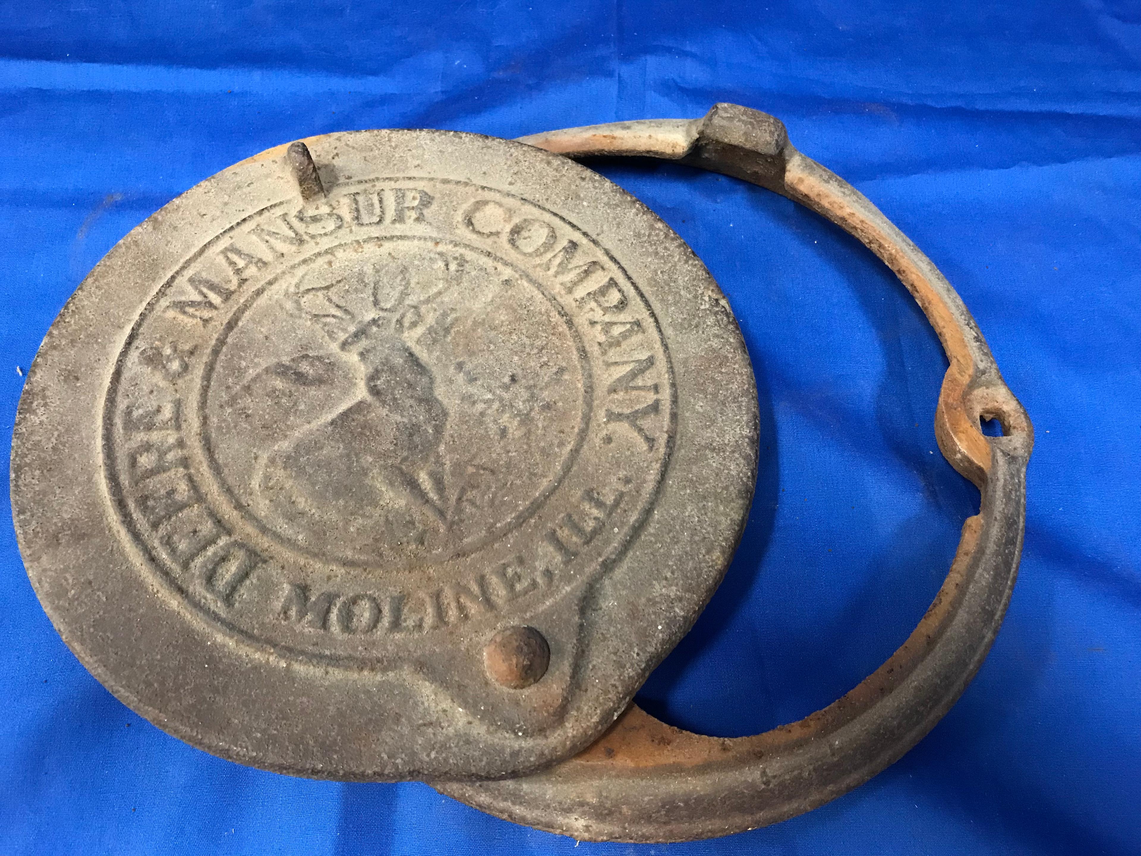 JOHN DEERE MOLINE ILL. CAST IRON SEED BOX LID