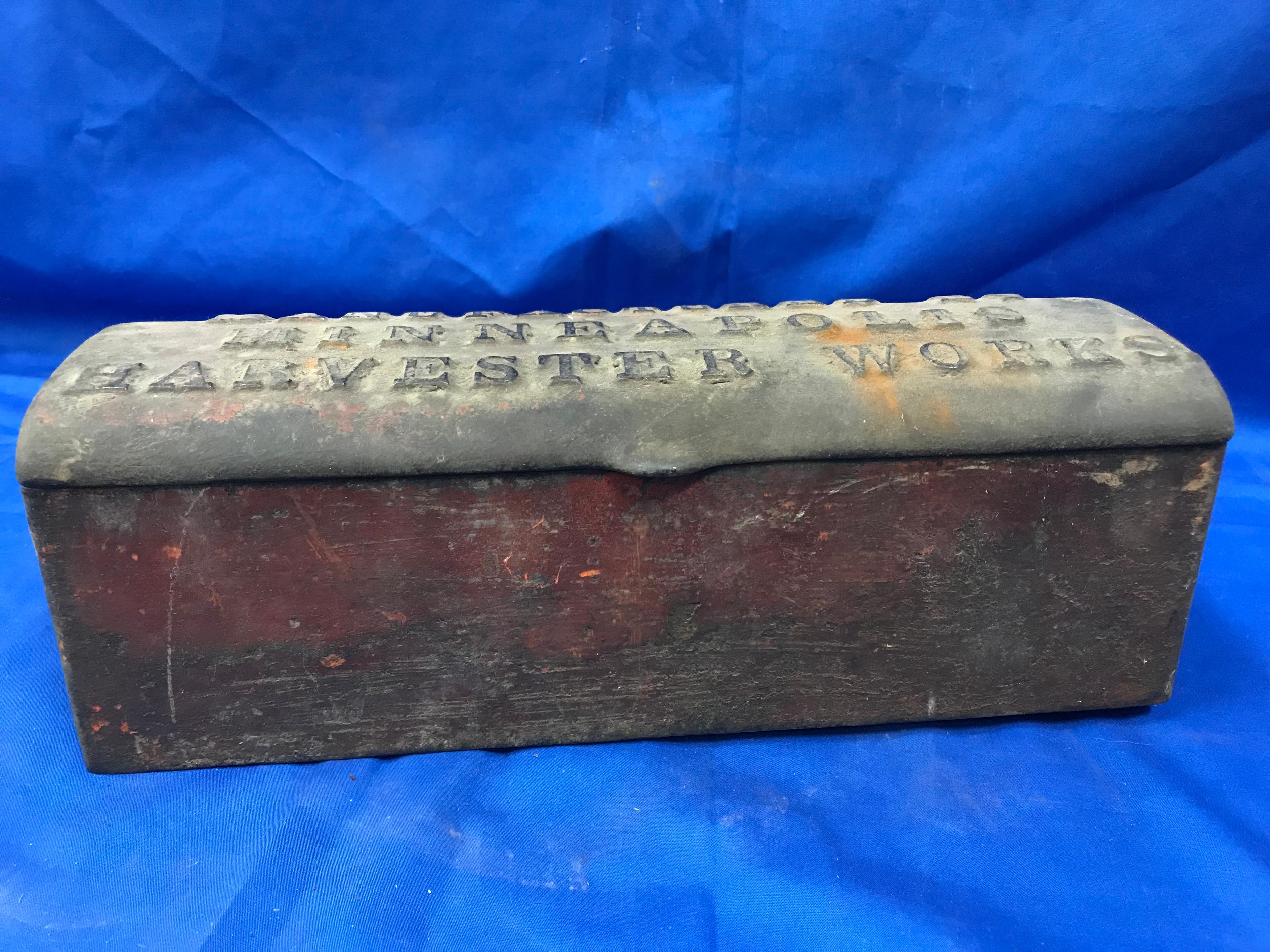 MINNEAPOLIS HARVESTER WORKS CAST IRON TRACTOR TOOL BOX