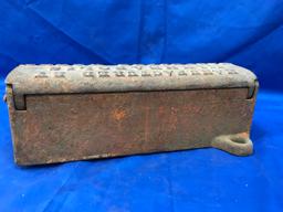 MINNEAPOLIS HARVESTER WORKS CAST IRON TRACTOR TOOL BOX