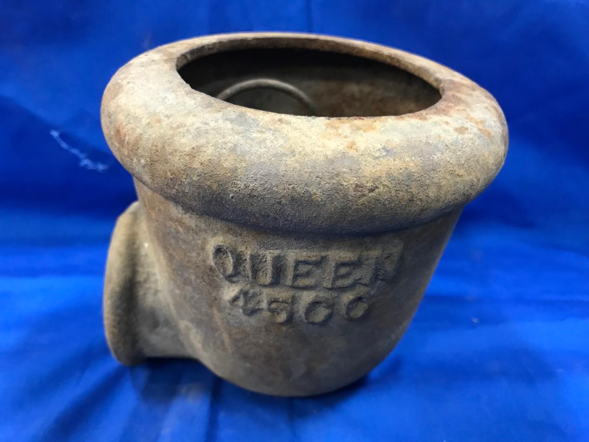 QUEEN 45CC CAST IRON WINDMILL WATER WELL PUMP DIVERTER CUP