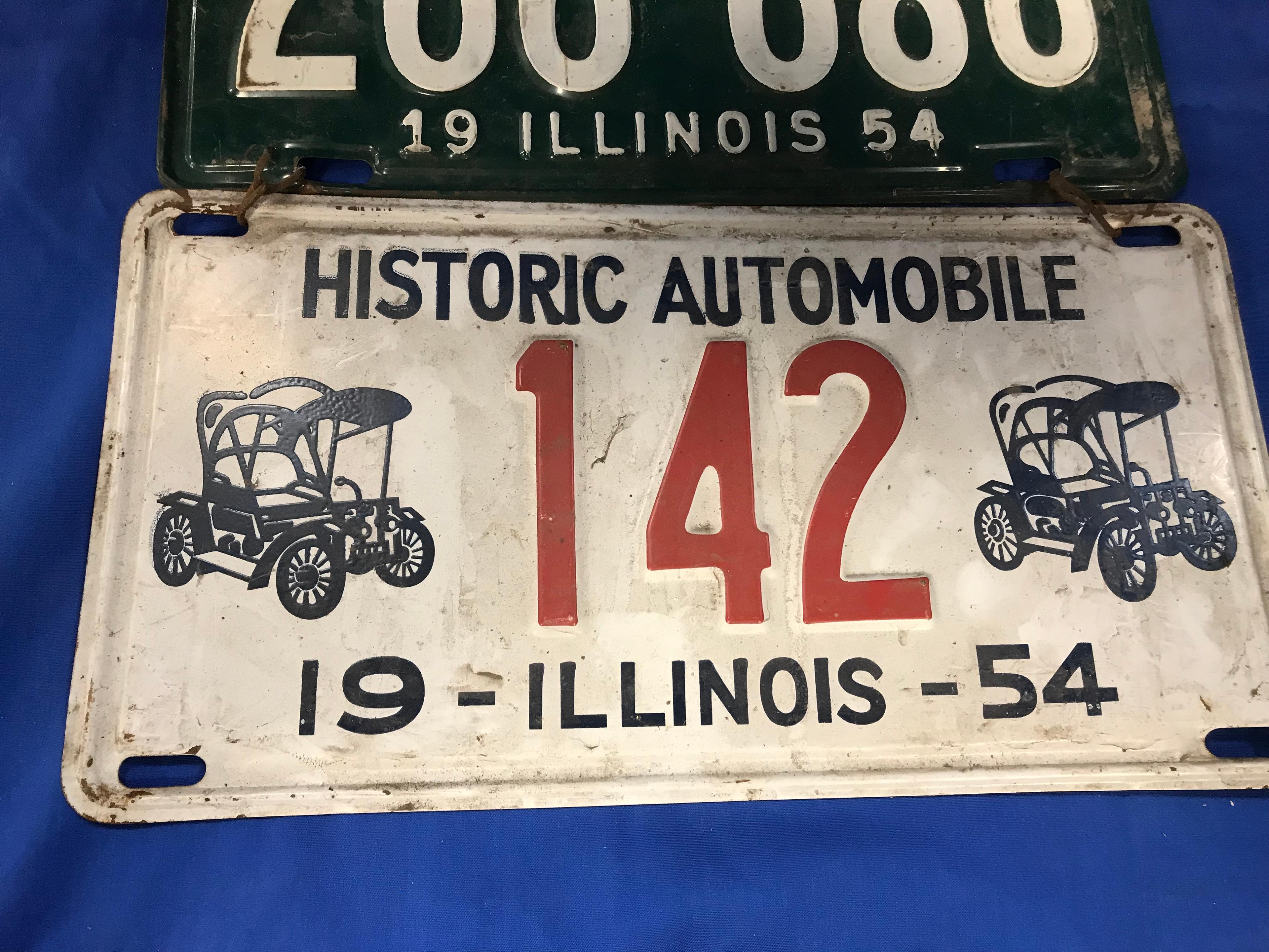 SET OF 1954 ILLINOIS LICENSE PLATES & 1954 ILLINOIS HISTORIC AUTOMOBILE PLATE