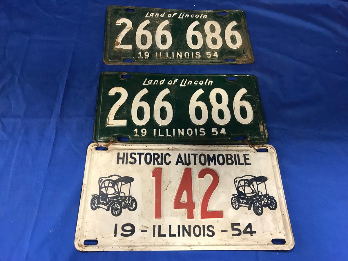 SET OF 1954 ILLINOIS LICENSE PLATES & 1954 ILLINOIS HISTORIC AUTOMOBILE PLATE