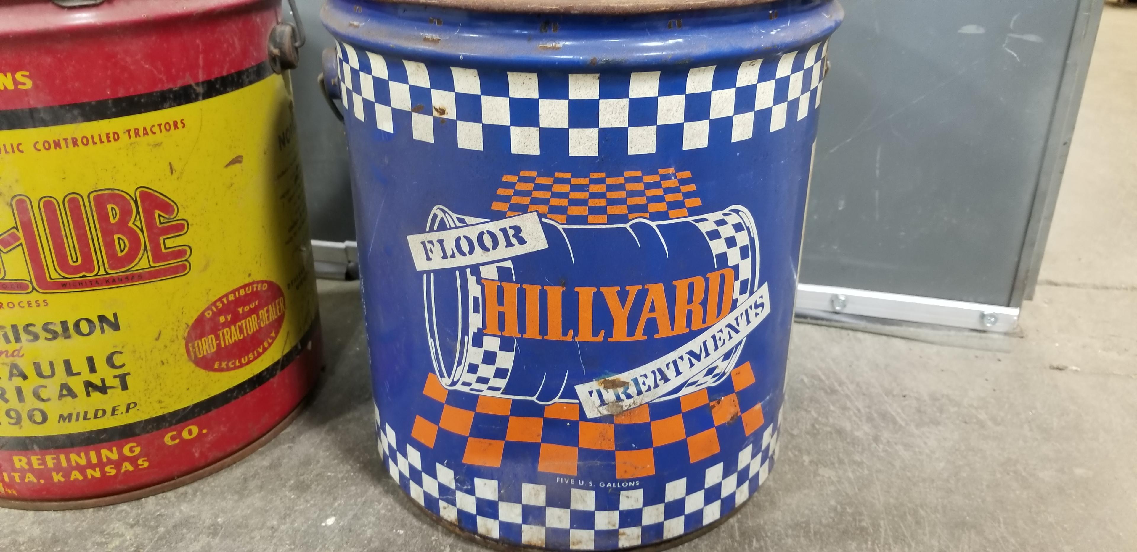 TRAC-TR-LUBE 5GAL 90WT LUBE BUCKET & HILLYARD FLOOR TREATMENT BUCKET