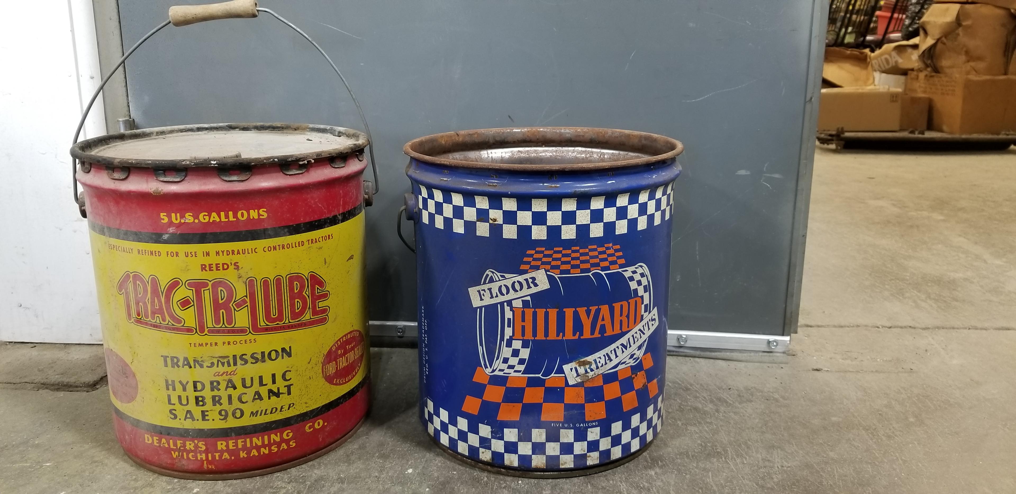 TRAC-TR-LUBE 5GAL 90WT LUBE BUCKET & HILLYARD FLOOR TREATMENT BUCKET