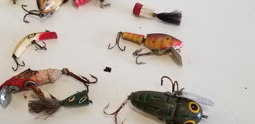 (17) MISC. VINTAGE FISHING LURES