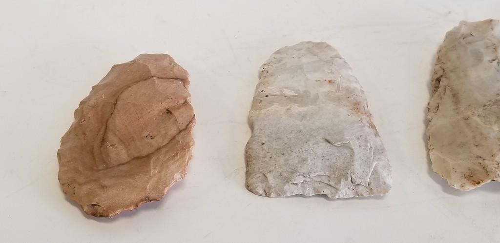 (3) INDIAN ARTIFATS KNIVES & DAMAGED ARROWHEAD