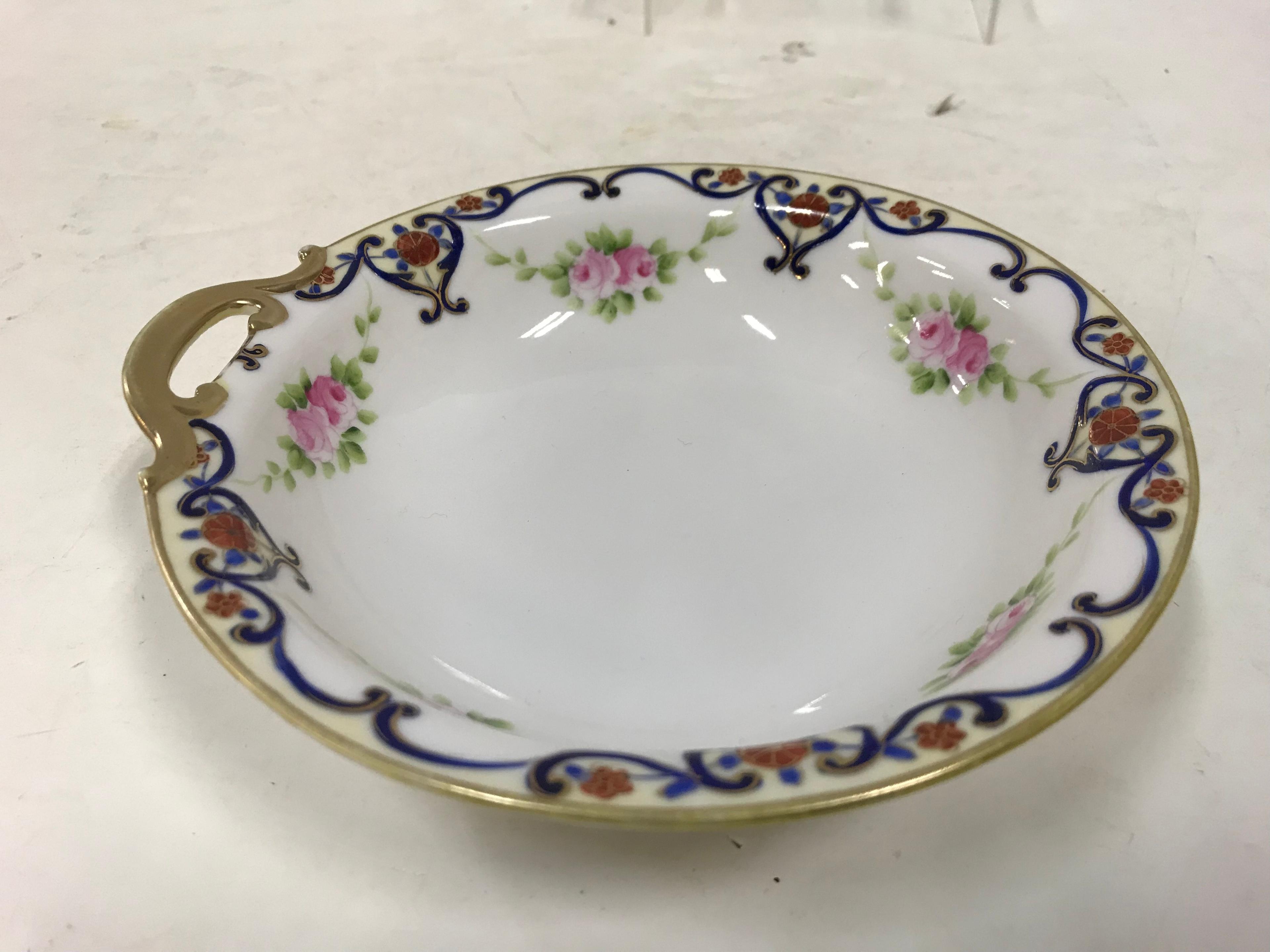 (4) ASSORTED VINTAGE PORCELAIN SERVING BOWLS