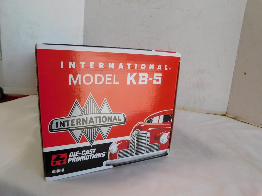 INTERNATIONAL FIRETRUCK MODEL KB5