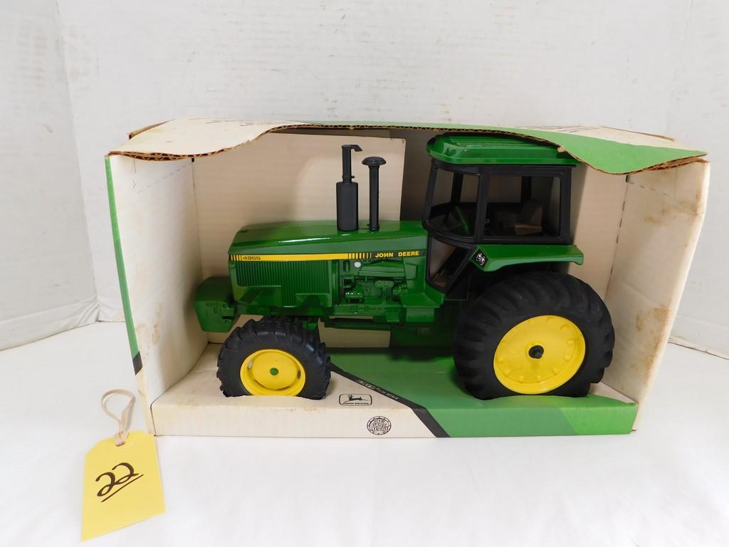 ERTL 4955 JOHN DEERE MFWD TRACTOR