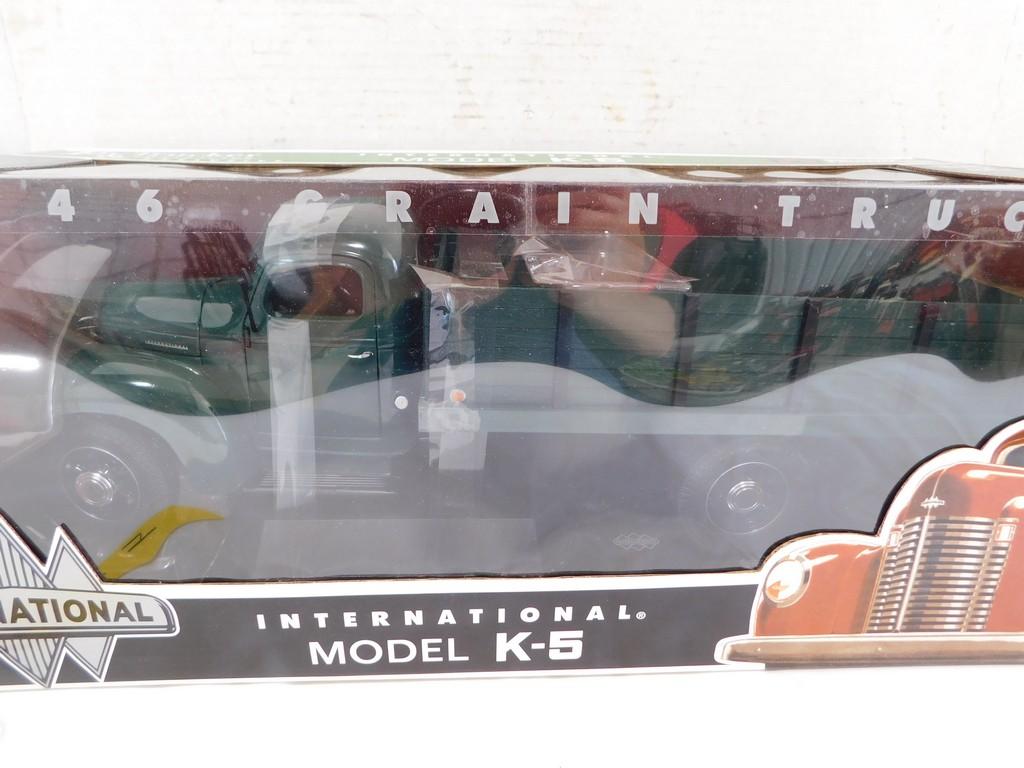INTERNATIONAL GRAIN TRUCK MODEL K5